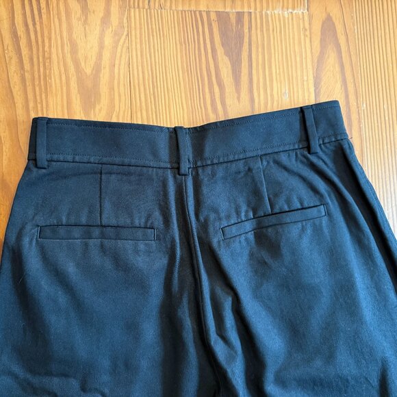 Everlane - The Draper Pleated Pant in Buttersmooth - Black - Size 6R - Picture 5 of 7